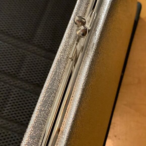 Vintage Silver Metallic Clutch Purse With Chain Sparkly Bling Evening Cocktails - Picture 6 of 11